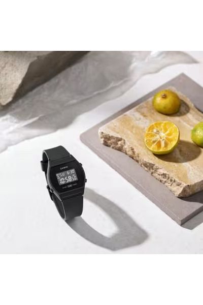 Casio ساعة كاسيو الرقمية النسائية بمينا أسود - LW-204-1BDF