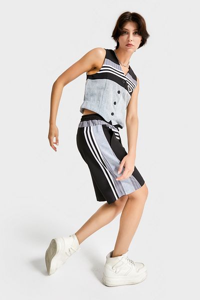 its basic Women's Gray Color Denim Fabric Fragmented Maxi Size Stripe Detailed Design Shorts