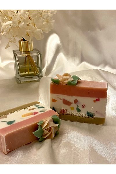 Port Aksesuar Floral Natural Handmade Soap – Grape Seed & Sweet Almond Oil (Moisturizing Effect)