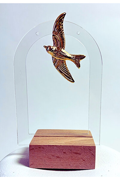 LYRA Gold Kırlangıç Figürlü Şık Kıkırdak Küpe