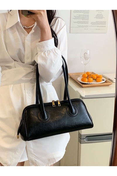 Mojeva Mona Black Long Handle Baguette Hand and Shoulder Women's Bag