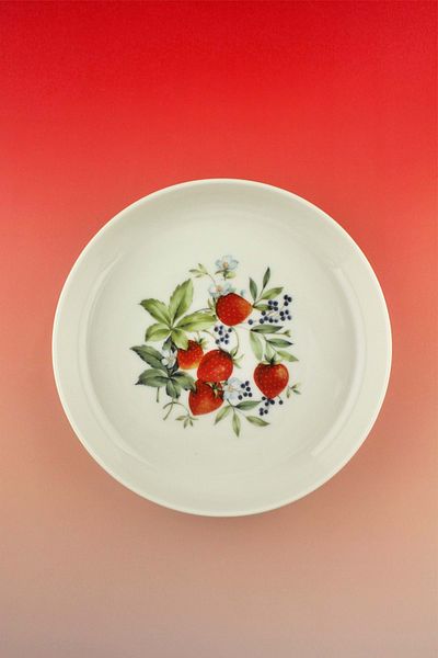 Bursa Porselen Dekor Strawberry Oversized Porcelain Salad Bowl