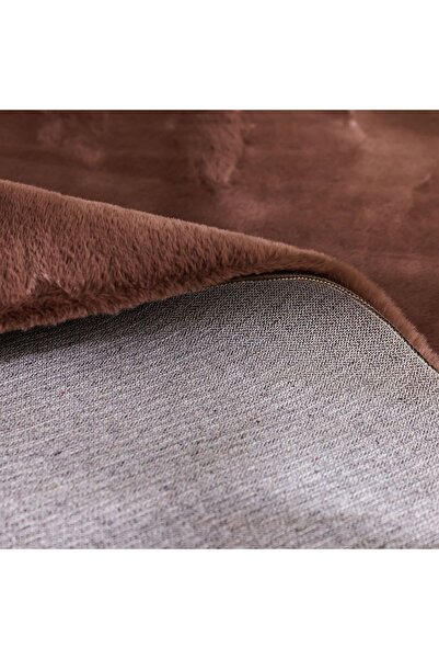 Danube Home Plush Solid Soft Fur Rug Polyester Area Rug Floor Covering L230xW160cm-Light Brown