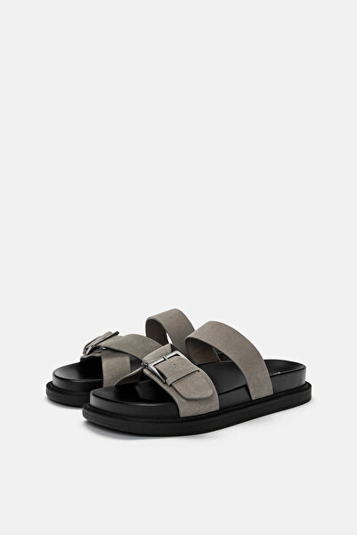 Pull & Bear Buckled leather sandals