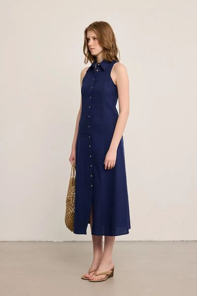 Gusto Μακρύ λινό φόρεμα με κουμπί μπροστά - Navy Blue