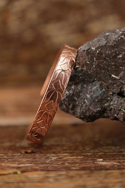 SUMRA Handmade Motif Pure Copper Unisex Bracelet Sm-B-0314