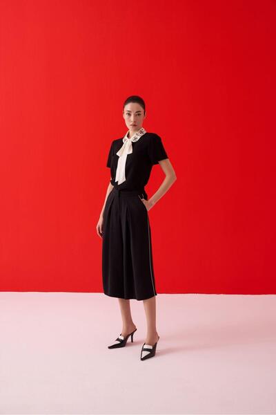 Jus De Pommes SİYAH YAKASI İŞLEMELİ BLUZ