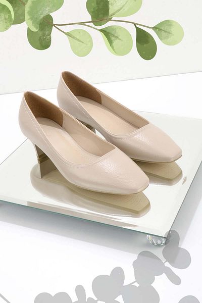 Bambi Beige Women's Classic Heeled Shoes K01237012542