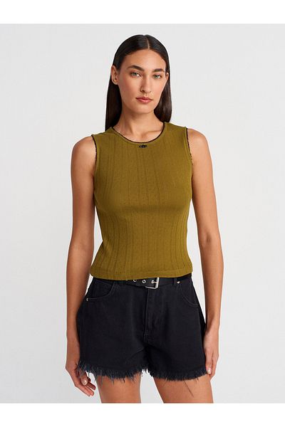 Dilvin 31835 Rose Detailed Sleeveless Top-Dark Green