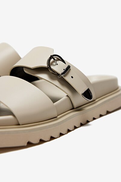 Seniorah Beige Skin Thick Banded Single Buckle Detailed Women's Slippers