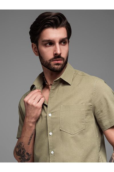 OMBRE Herren Kurzarmhemd aus Baumwolle und Leinen mit Tasche - oliv V6 OM-SHSS-0167 XL
