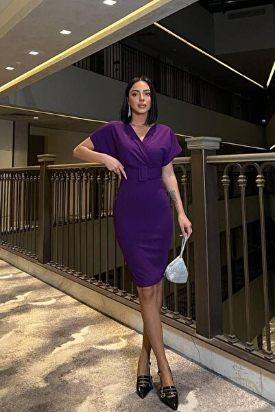 Emirela فستان سكوبا كريب بتفاصيل حزام