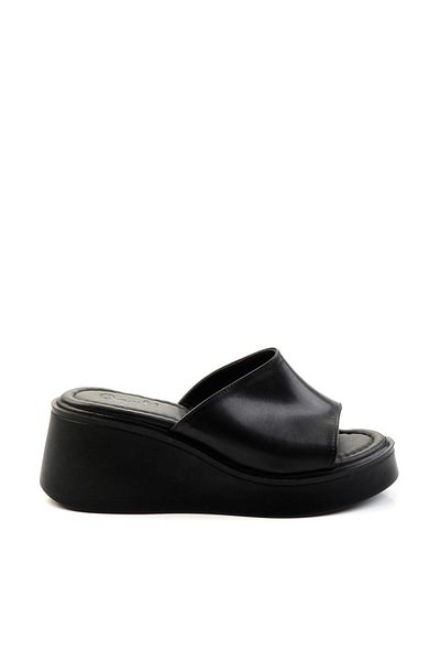 Bambi Black Leather Women's Slippers K04826077409