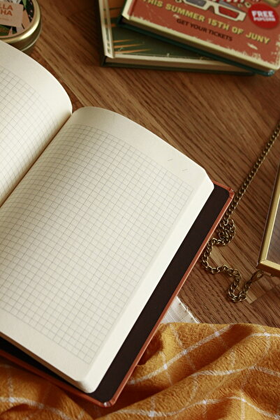 Nova Crafts Retro Cinema Themed Checkered Ultra Light Notebook