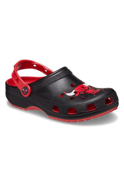 Crocs Clogs Classic Nba Chicago Bulls Clog 38-39 Eu - M6/w8 Us Red - Varsity Red