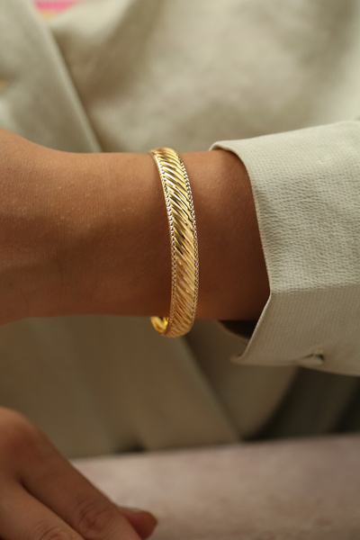 Çgk Çiğdem Gürel Kuyumculuk Çizgili Altın Hediyelik Bilezik