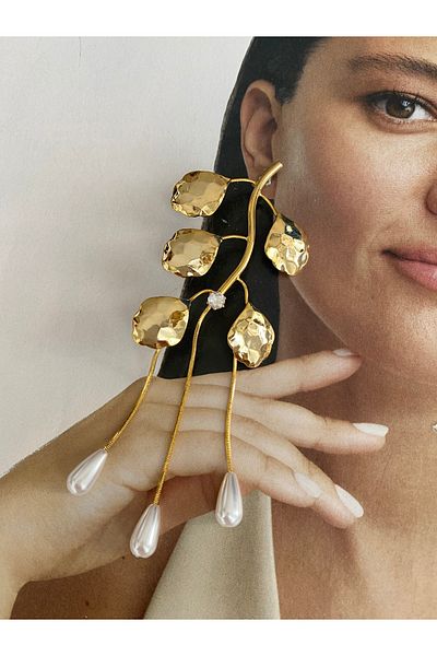 Pinery Jewels Single Stone Detailed Leaf Dangle Pearl Women's Earrings Pair