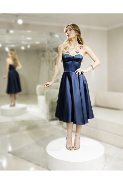 Meltem Aydın Collection Taşlarla Süslenmiş El işçilikli Bel Formunuzu Zarifçe Vurgulayacak Balenli Midi Boy Saten Elbise
