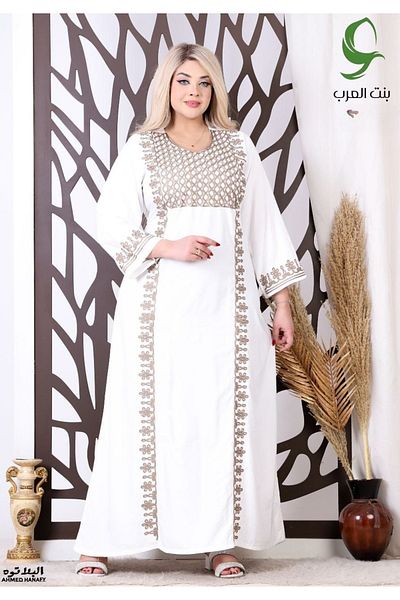Genrics Embroidered two-thirds-sleeved reception jalabiya made of light and soft Marasi fabric, giving you a feeling of comfort and freshness