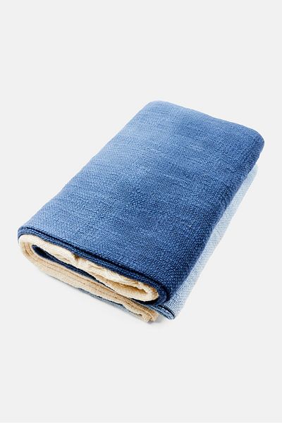 VCNY Home Ombre Throws 127 L x 152 W cm, Blue/White