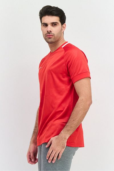 Nike قميص كرة قدم رجالي بأكمام قصيرة من Dri Fit، أحمر