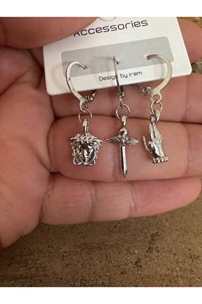 Herşey Nota Gümüş Renk Medusa, El ve Kılıç Figürlü 3’lü Mitolojik Güç Temalı Kadın Küpe Seti