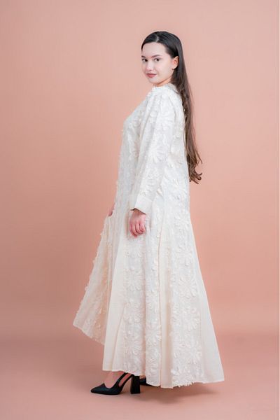 IKKXA Soft Petals Embroidered Jalabiya