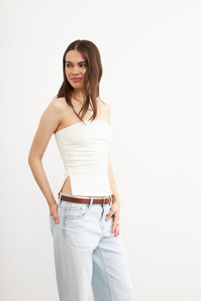 Bipantolon Γυναικεία λευκή στράπλες μπλούζα με μαλακή υφή Modal με σχισμές στο πλάι