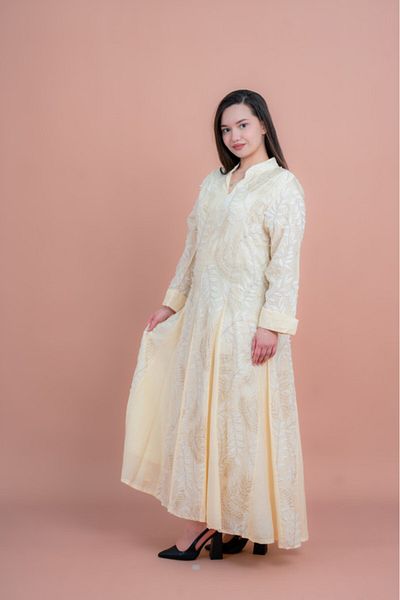 IKKXA Soft Petals Embroidered Jalabiya