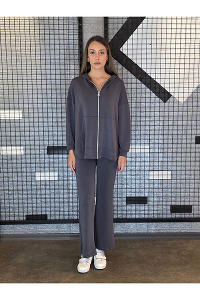 Geco Gray Zippered Set