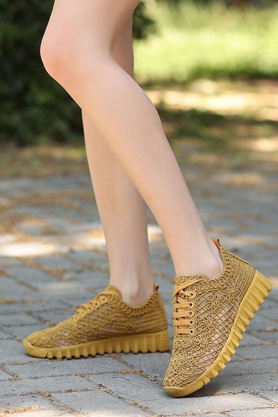 Madam Tarz Soller Lace Sneakers
