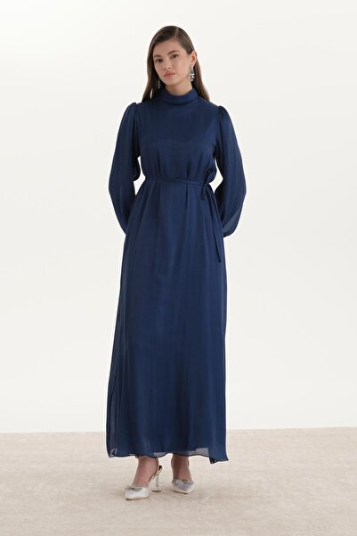 ipekton studio فستان أورجانزا ساتان بقلم أزرق داكن