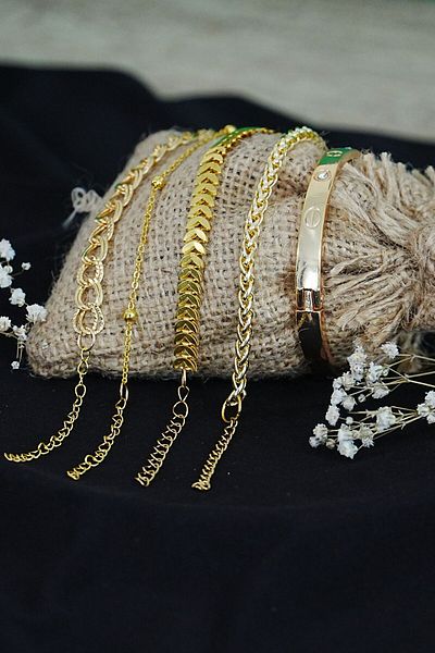 Lisinya 5 Piece Combination Bracelet Set Gold Color - Lisinya