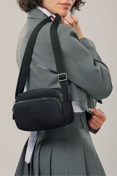 Getcho Fraser Black Women's Crossbody Bag Small Size Light Structure Simple Design Stylish for Daily Use
