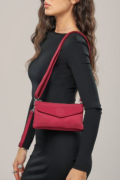 Getcho Kolek Red Women's Crossbody Bag Small Size Zippered Waterproof Minimal Model for Daily Use