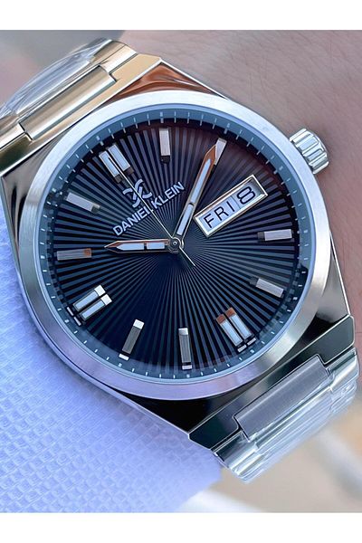 Daniel Klein Steel Band Calendar Dial 3 Atm Water Resistant Men Wrist Watch E.14060.1
