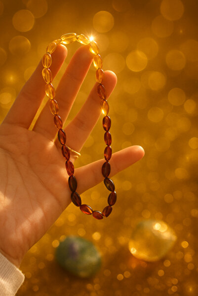 MODA Kehribar bebekler için kullanılır. Kimyasal içermez, tamamen doğaldır.