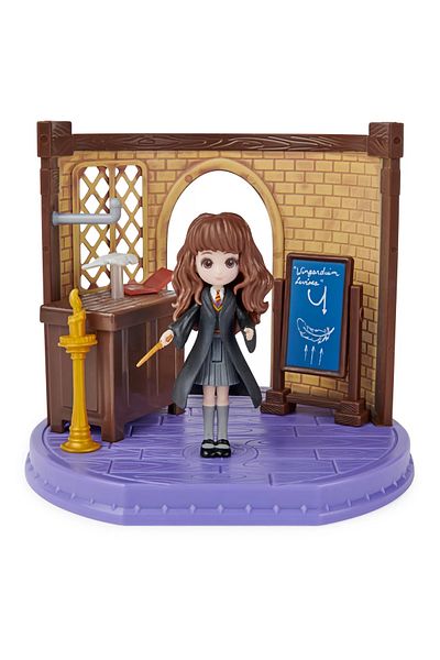 Spin Masters HARRY POTTER WIZARD WORLD CLASSROOM SET