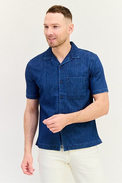 GAP Men Regular Fit Washed Short Sleeve Casual Shirt, Blue
