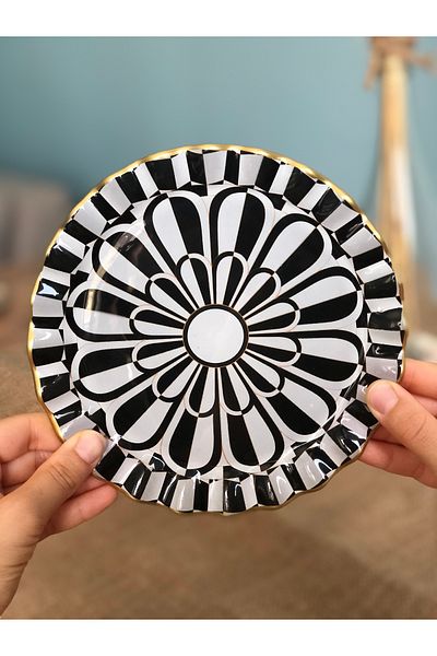 B&M Daisy Patterned Curved Dessert Plate 6 Pieces