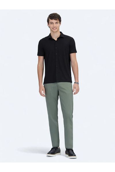 Kip Black Plain Regular Fit Casual Shirt