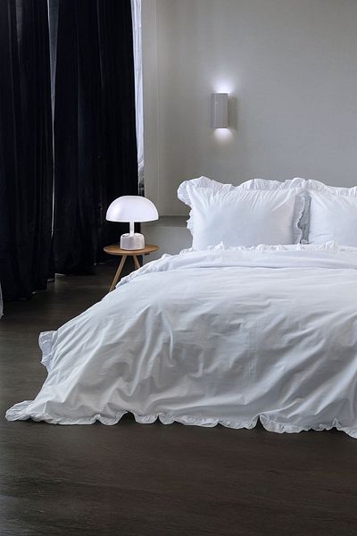 FAVORA Set cuvertură de pilota dublă Naturis Premium 100% bumbac cu volane - alb