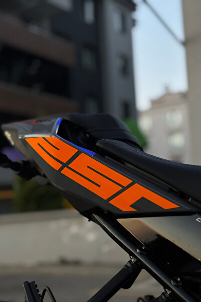 Banxtre ملصق نصي CFMOTO NK250 باللون البرتقالي النيون متوافق مع جميع السنوات والموديلات (يمينًا ويسارًا)