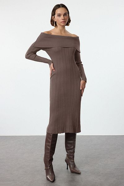 Trendyol Collection Βιζόν ίσιο Midi Basic Πλεκτό Φόρεμα Carmen γιακά TWOAW25EL00033