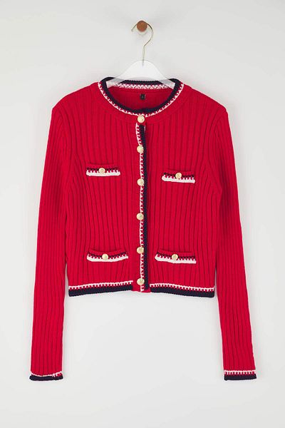 Trendyol Collection Rote Crop-Jacke mit Farbblock-Optik, Strickjacke TWOAW23HI00550