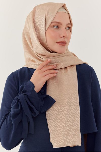 MİRSOY SCARF Блестящ жакардов шал с шарка - Млечно кафе