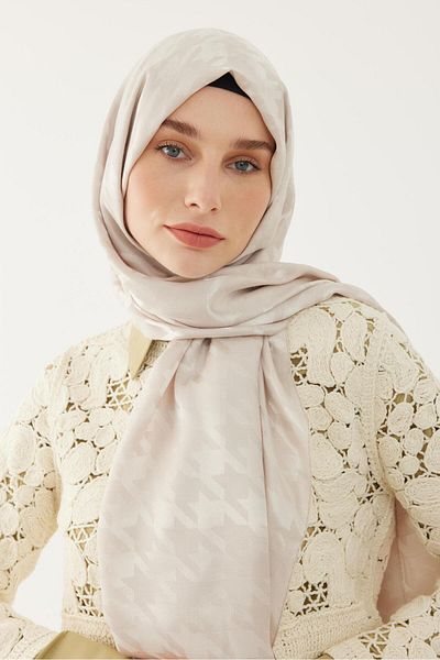 MİRSOY SCARF Γυαλιστερό σάλι ζακάρ με μοτίβο μπεζ χρώματος