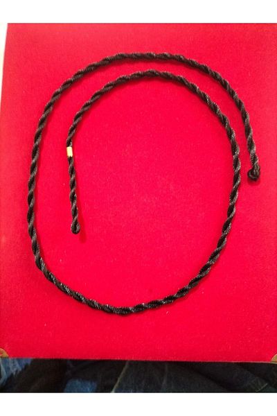 Arjew String Necklace in Beşibiryerde