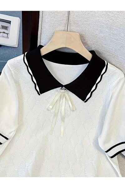 De Pose Yaka İşlemeli Kurdele Fiyonk Detaylı Ajurlu Basic Triko Kadın T-Shirt