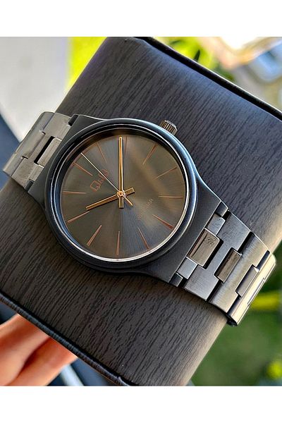 Q&Q Men's Metal Cord Wristwatch